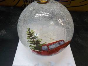 Lighted Xmas New 6 x 6 x 5.63 Bal...