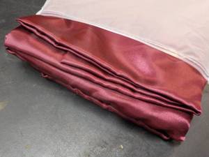 Twin Size 2 Pc Satin Duvet Cover an...