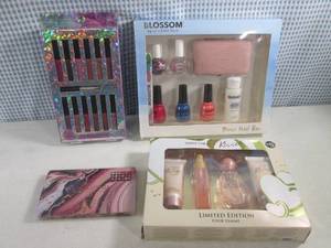 (BS) 4 Ladies Personal Care Box Set...