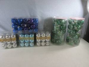 (A-4T) 6 Containers of Christmas Or...
