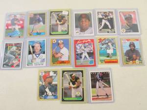 (CNTR) Assorted Baseball Cards in S...