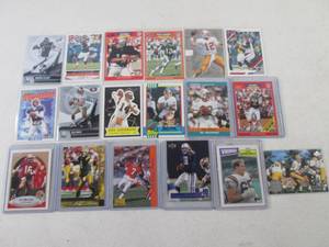(CNTR) Assorted Football Cards in S...