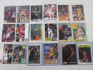 (CNTR) Assorted Basketball Cards in...