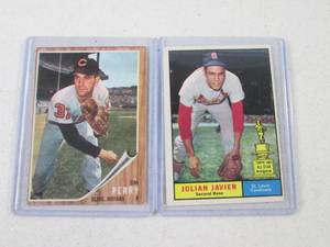(CNTR) 2 Vintage Topps Jim Perry #4...
