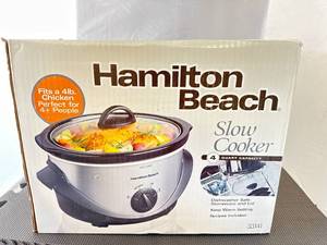 New in Box Hamilton Beach 4qt Slow Cooker