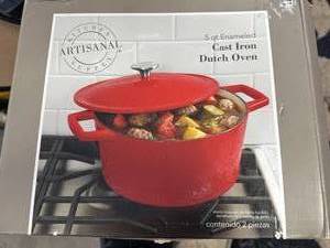 New in Box 5qt Cast Iron Dutch Oven