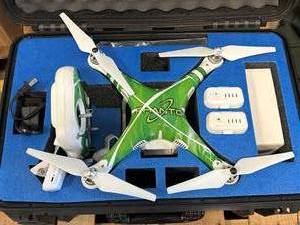 DJI Phantom Vision 2 PV330 Drone, Case, 2 Batteries (mint, used twice)