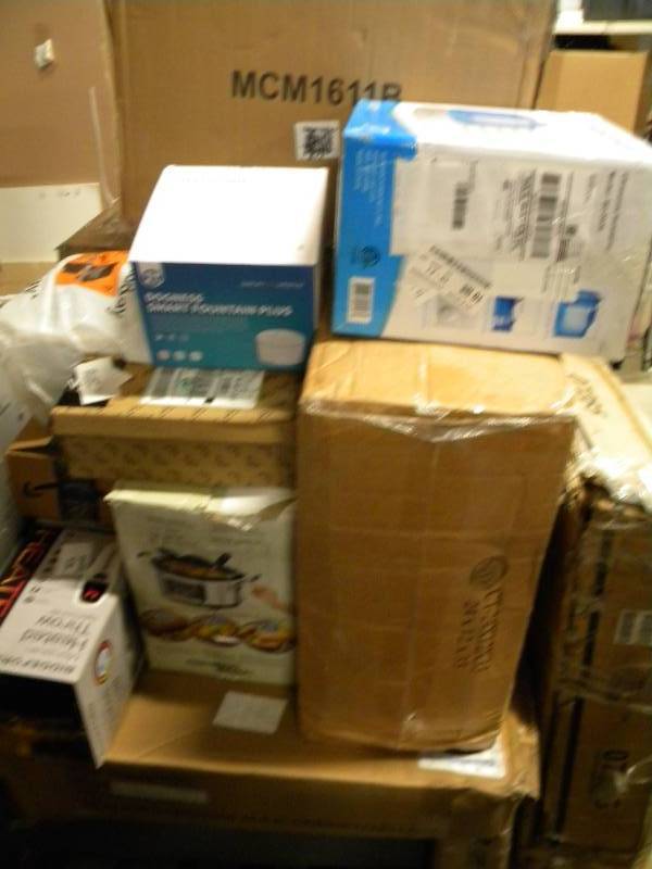 lot 215 image: Handyman Pallet ((This Lot is Intended for the Fixer Upper Type Customer))