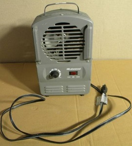 lot 20 image: Like New  Lakewood Electric Space Heater 750W1500W (Model #792C)