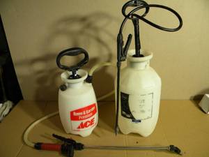 lot 54 image: Lot of 2 - Lawn and Garden Pumps