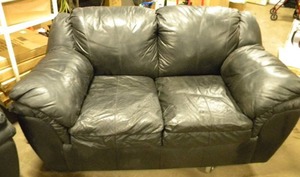 lot 122 image: 3 Piece Leather Furniture Set Loveseat, Chair, & Ottoman