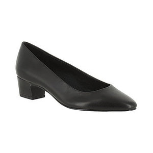 lot 82 image: New - Easy Street Prim Pump - Wide B - Black (Size 8)