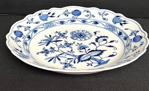 lot 38A image: Meissen Blue Onion Platter