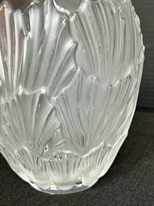 lot 22 image: Lalique Sandrift Crystal Vase