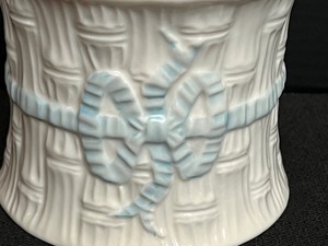 lot 170 image: Belleek Blue Ribbon Biscuit Jar