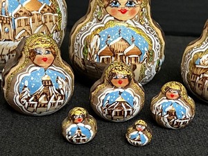 lot 171 image: Russian Nesting Doll Set