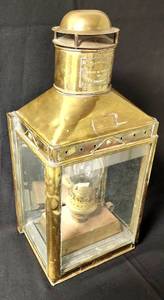 lot 106 image: Vintage Brass & Glass Oil Lamp