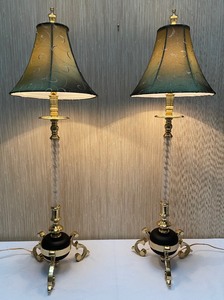 lot 77 image: Pair of Lovely Brass Accented Lamps