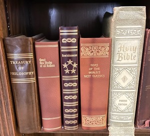 lot 90 image: Vintage Books