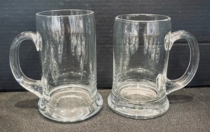lot 97 image: 12 Terrific Glass Mugs