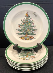 lot 254 image: Spode Christmas Tree Serving Pieces