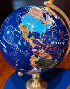 lot 45 image: Lapis Globe Desk PenBusiness Card Holder