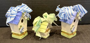 lot 259 image: Trio of Mudpie Birdhouse Trinket Boxes