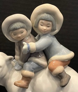 lot 263 image: Lladro Eskimo Riders Figurine - #5353