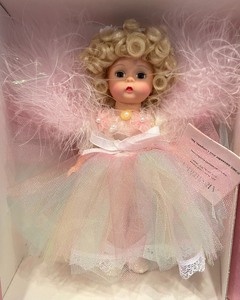 lot 265 image: Trio of Madame Alexander Dolls