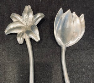 lot 268 image: Salad Serving Utensils by Mariposa