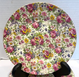 lot 278 image: Royal Wilton Summertime Chintz Grouping