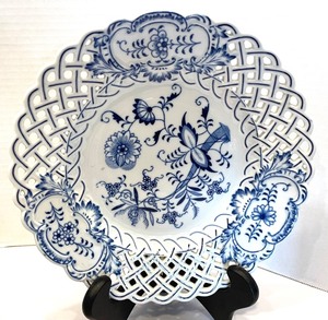 lot 282 image: Blue and White Delights