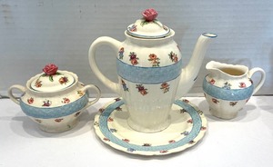 lot 286 image: Floral Fun