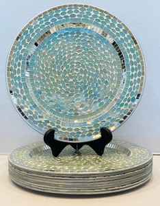lot 288 image: Delightful and Dazzling Decor