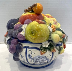 lot 289 image: Bright and Beautiful Fruit Themed Grouping