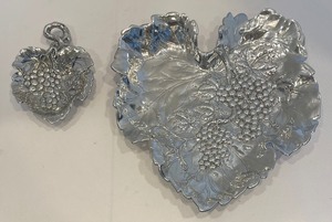 lot 296 image: Arthur Court 2 Piece Chip and Dip Serving Set