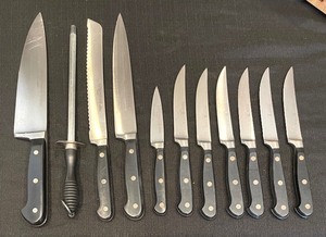 lot 298 image: Wusthof Knife Block and Knives
