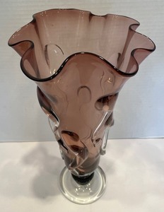 lot 84A image: Gorgeous Waved Glass Vase