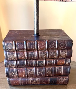 lot 318 image: Book Themed Table Lamp