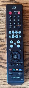 lot 324 image: Samsung 40 Inch TV with Remote