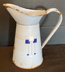 lot 338 image: Vintage Goodies