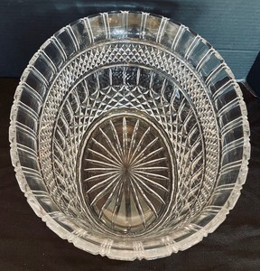 lot 348 image: Large Elegant Crystal Bowl