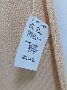 lot 237 image: New St. John Champagne Knit Skit