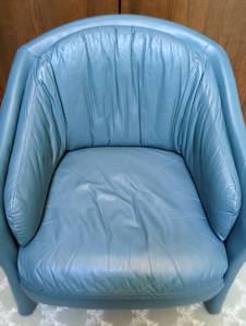 lot 241 image: Vintage Green Barrel Chair by Leathercraft