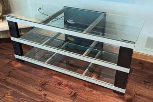 lot 243 image: Glass Entertainment Stand