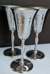 lot 249 image: Krome Kraft Art Deco Cocktail Shaker and Glasses Set