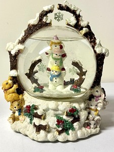 lot 420 image: Christopher Radko Sneak a Peek Snow Globe