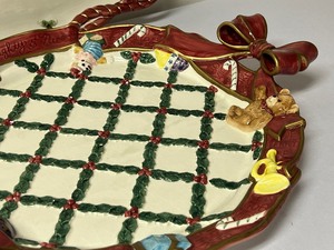 lot 422 image: Fitz and Floyd 1994 Santa Plate and Fitz and Floyd 1998 Santa Platter