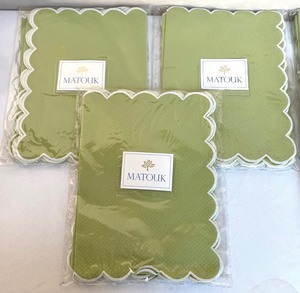 lot 374 image: New Matouk Placemats and Cloth Napkins