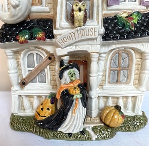 lot 384 image: Fitz & Floyd Classics Halloween Harvest Collection Porcelain Cookie Jar